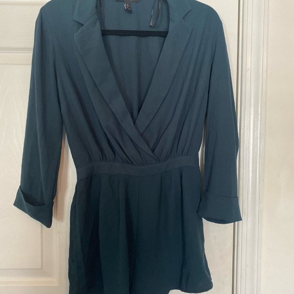 Green Long Sleeve Collared Romper - Picture 8 of 8